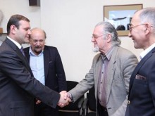 Երևանի քաղաքապետ Տարոն Մարգարյանը քաղաքապետարանում հյուրընկալել է հայ ջազմեններին 