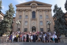 Galust Sahakyan Receives the Participants of Spyurk Summer School