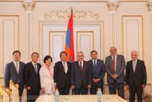 Galust Sahakyan Receives the Delegation of the Republic of Korea