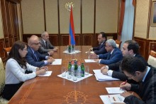 PRESIDENT SERZH SARGSYAN MET WITH THE REPRESENTATIVES OF FREE DEMOCRATS PARTY