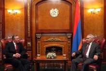 Galust Sahakyan Holds Farewell Meeting with Ivan Kukhta
