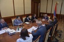 PRESIDENT HOLDS CONSULTATION TO DISCUSS SOCIO-ECONOMIC SITUATION AND MARZ PRIORITIES OF GEGHARKUNIK