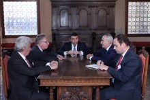 Galust Sahakyan Discusses Issues on the Draft Constitutional Amendments with the President of the Venice Commission