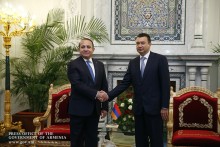 Վարչապետ Հովիկ Աբրահամյանը հանդիպել է Տաջիկստանի վարչապետի հետ