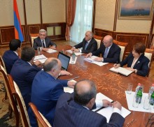 PRESIDENT HOLDS CONSULTATION TO DISCUSS SOCIO-ECONOMIC SITUATION AND MARZ PRIORITIES OF KOTAYK