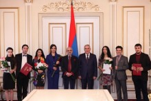 Galust Sahakyan Awards the Staff Members of the Puppet Theatre