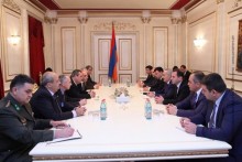 Galust Sahakyan Receives the Minister of National Defence of Greece