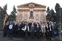 Galust Sahakyan Receives the Members of the European Democrat Students Organization
