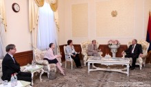ՀՀ Ազգային ժողովի նախագահն ընդունեց ֆրանսիացի սենատորների խմբին 