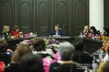 PM Receives Women Community Heads and Female Members of Aldermen Councils