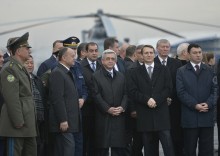 PRESIDENT VIEWED THE EXHIBITION OF MODERN WEAPONRY AND MILITARY HARDWARE AT THE MILITARY AIRBASE AT THE EREBUNI AIRPORT AND OBSERVED DEMONSTRATION FLIGHTS