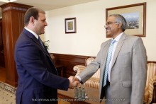 Мэр Еревана встретился с чрезвычайным и полномочным послом Республики Индия в Республике Армения Сурешом Бабу
