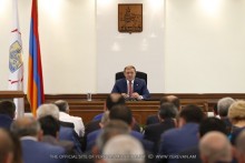 Taron Margaryan: Those persons who collect fees for car parking must be brought to responsibility