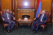 Galust Sahakyan Receives Ambassador of Kuwait