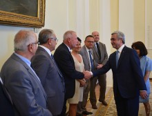 Նախագահ Սերժ Սարգսյանն ընդունել է Ֆրանսիայի խորհրդարանականների պատվիրակությանը