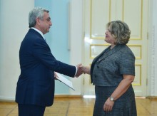 THE NEWLY APPOINTED AMBASSADOR EXTRAORDINARY AND PLENIPOTENTIARY OF GREECE TO THE REPUBLIC OF ARMENIA NAFSIKA NANCY EVA VRAILA PRESENTED HER CREDENTIALS TO THE PRESIDENT