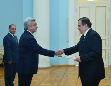 THE NEWLY APPOINTED AMBASSADOR OF GEORGIA IN ARMENIA GIORGI SAGANELIDZE PRESENTED HIS CREDENTIAL TO THE PRESIDENT