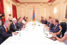 Galust Sahakyan Receives MPs from Bundestag