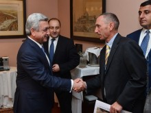 IN THE FRAMEWORK OF THE INVESTMENT FORUM PRESIDENT HELD A NUMBER OF BILATERAL MEETINGS