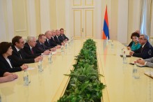 Նախագահն ընդունել է հայ-ռուսական միջխորհրդարանական հանձնաժողովի համանախագահ Նիկոլայ Ռիժկովի գլխավորած պատվիրակությանը