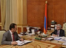 THE RA MINISTER OF DEFENSE REPORTED TO THE PRESIDENT OF ARMENIA ON THE COMMENCEMENT OF A NEW PROGRAM OF SOCIAL SUPPORT TO THE FAMILIES OF THE KILLED AND HANDICAP MILITARY SERVICEMEN