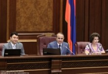 Ազգային ժողովի արտահերթ նստաշրջանը շարունակվում է 