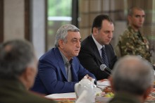 ՆԱԽԱԳԱՀԸ ԱՐՑԱԽՈՒՄ ՀԱՆԴԻՊՈՒՄ Է ՈՒՆԵՑԵԼ ԶՈՐԱՑՐՎԱԾ ԵՎ ԴԵՌԵՎՍ ԾԱՌԱՅՈՒԹՅԱՆ ՄԵՋ ԳՏՆՎՈՂ ԶԻՆԾԱՌԱՅՈՂՆԵՐԻ ՀԵՏ