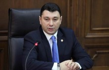 «Երբվանի՞ց է պատգամավորներին շանտաժի ենթարկելն ու սպառնալը ժողովրդավարություն համարվում». Շարմազանովը՝ Փաշինյանին
