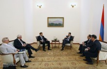 Վարչապետն ընդունել է Կոնստանտին Կոսաչևին
