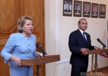 Հովիկ Աբրահամյանի եւ Վալենտինա Մատվիենկոյի ճեպազրույցը Ազգային ժողովում 