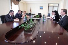 Երևանի քաղաքապետը հանդիպել է <<Էյչ-Էս-Բի-Սի Բանկ Հայաստան>> բանկի ղեկավարության հետ