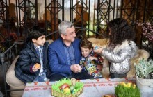 Սերժ Սարգսյանը թոռնիկների հետ լուսանկար է հրապարակել