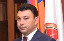 «Այսօր դու «լիզել ես թուրքի կոշիկները» ու խնդրում ես, որ Մոսկվայում թույլ տան իրենց «կոշիկները լիզես»»․ Շարմազանով