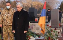 Serzh Sargsyan Visits Yerablur Pantheon