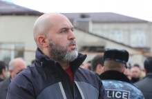 Նիկո՛լ, էս անգամ չես կարող հա՛մ ձուկն ուտել, հա՛մ անարգանքի սյանը չգամվել. Աշոտյան