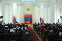 ՆԱԽԱԳԱՀ ՍԵՐԺ ՍԱՐԳՍՅԱՆԸ ՀՀ ԱՆԿԱԽՈՒԹՅԱՆ 21-ՐԴ ՏԱՐԵԴԱՐՁԻ ԱՌԹԻՎ ՊԵՏԱԿԱՆ ԲԱՐՁՐ ՊԱՐԳԵՎՆԵՐ Է ՀԱՆՁՆԵԼ