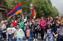 Պահանջատեր կանանց երթը Երևանում. լուսանկարներ