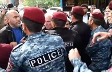 Արմեն Աշոտյանին բերման են ենթարկել. Կասկադում մեծաթիվ ոստիկանական ուժեր են կուտակված