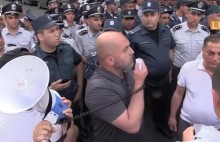 Աշոտյանը չի թռել, հետ է եկել, որ ձեզ թռցնի. Արմեն Աշոտյանը՝ իշխանություններին
