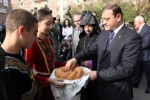 Երևանի քաղաքապետարանի Նար-Դոսի անվան դպրոցում բացվել է սիրիական ծրագրով հիմնական հանրակրթական դպրոց
