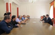 «Ընդհանուր ռեսուրսները համախմբել հանուն Հայաստանի և Արցախի անվտանգության»․ ՀՀ ԱԺ «Պատիվ ունեմ» խմբակցության անդամները հանդիպել են Արցախի խորհրդարանական պատվիրակության