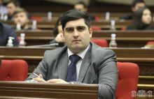 Պատգամավորների ԱԺ գնալ/չգնալը չի նշանակում, որ փողոցային պայքարի, մարդկանց գեներացնելու գործողությունը առանց տեր է մնում. Դերզյան