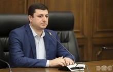«Հիմա եկել է, թե՝ Ադրբեջանը ստանձնած պարտավորությունը չի կատարել, բա դու ինչի՞ էիր օպերատիվ ամեն ինչ հանձնում, դու էիր համաձայնվողը, ստորագրողն ու հանձնողը»․ Տիգրան Աբրահամյան