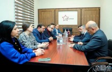 ՀՀ Ազգային ժողովի «Պատիվ ունեմ» խմբակցությունը հանդիպել է Արցախի Հանրապետության Արտաքին գործերի նախարարի պաշտոնակատարի ղեկավարած պատվիրակությանը