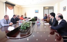 Երևանի քաղաքապետը հանդիպել է <<Հյունդայի>> ընկերության ներկայացուցիչների հետ:  