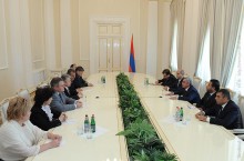 ՆԱԽԱԳԱՀՆ ԸՆԴՈՒՆԵԼ Է ԱՊՀ ԱՆԴԱՄ ՊԵՏՈՒԹՅՈՒՆՆԵՐԻ ԿՐԹՈՒԹՅԱՆ ՆԱԽԱՐԱՐՆԵՐԻ 19-ՐԴ ՀԱՄԱԺՈՂՈՎԻ ՄԱՍՆԱԿԻՑՆԵՐԻՆ