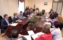 Տարոն Մարգարյանը հանդիպել է Ֆրանսիայի գործընկեր քաղաքների ներկայացուցիչների հետ