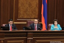 Парламент завершил работу четырехдневных заседаний