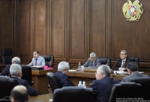 Աժ մշտական հանձնաժողովներում շարունակվում է քննարկվել «ՀՀ 2013 թ. պետական բյուջեի մասին» ՀՀ օրենքի նախագիծը