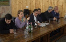 Նոյեմբերի 18-ին  ՀՀԿ ԳՄ անդամները հանդիպել են  Եղեգնաձորի ՀՀԿ շրջանային կազմակերպության ներկայացուցիչների  և համայնքի մի խումբ քաղաքացիների հետ
